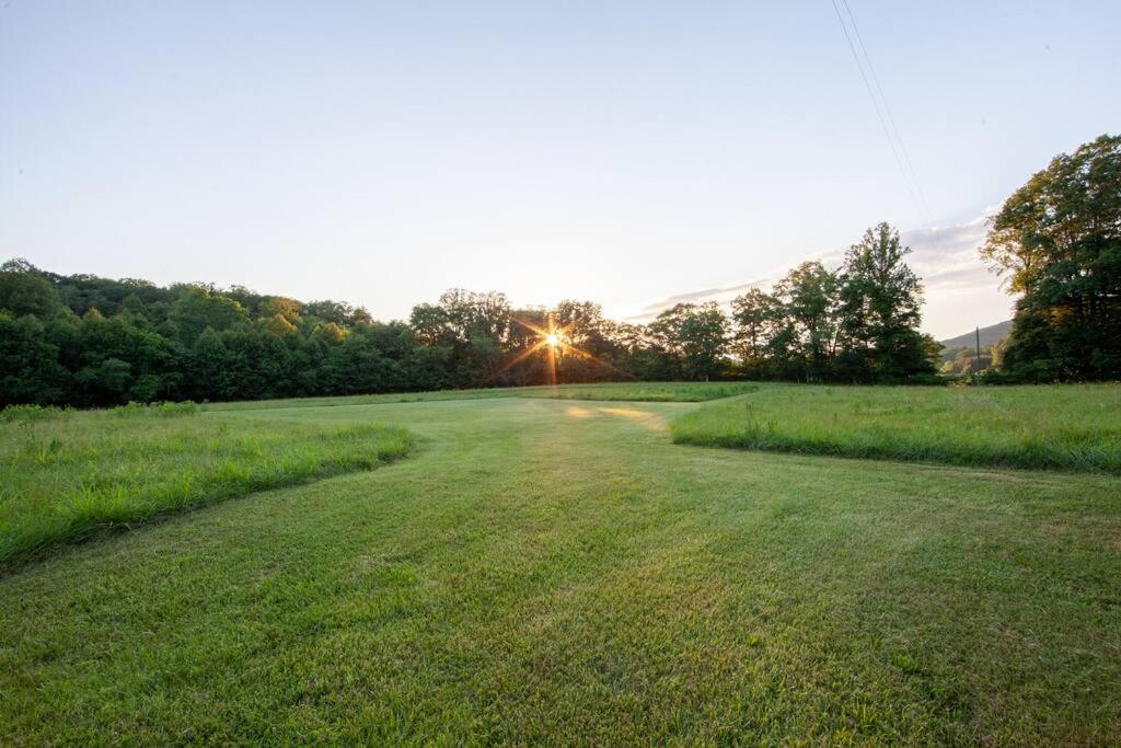 River Runs Through It -Cottage On 70 Acre Winery Mount Airy Exterior foto