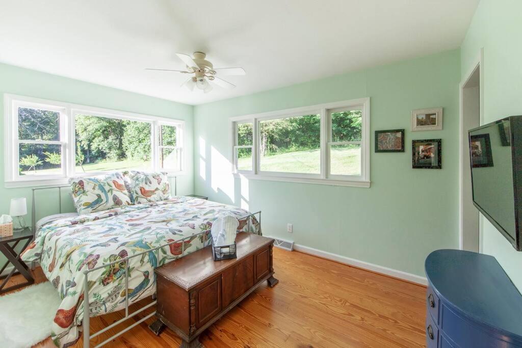 River Runs Through It -Cottage On 70 Acre Winery Mount Airy Exterior foto